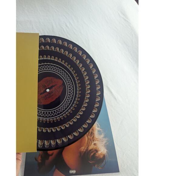 Sabrina Carpenter Short N' Sweet Deluxe Blood Records Zoetrope Vinyl LP /10000 - Picture 3 of 16